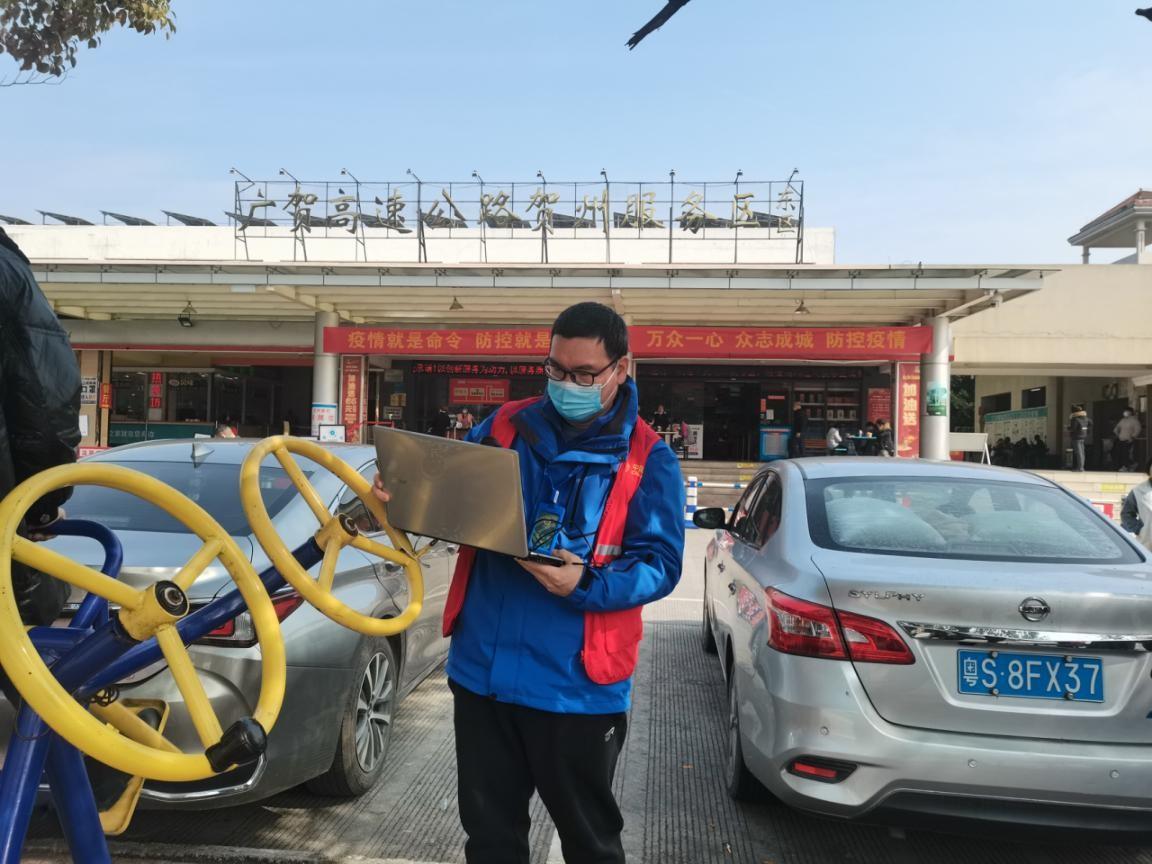 农民工返乡最新动态，探寻小巷独特风味，返乡时间揭秘