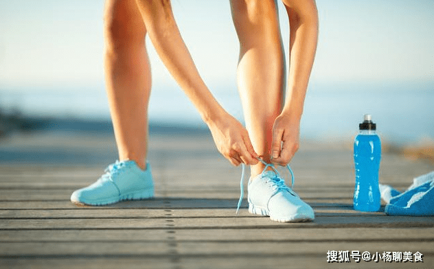 郑飞燕最新减肥操，舞动时代的瘦身旋风