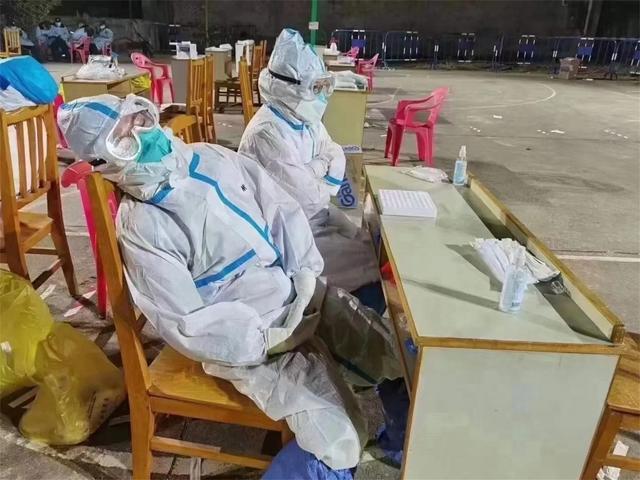 中国疫情最新新疆消息，疫情下的温情日常