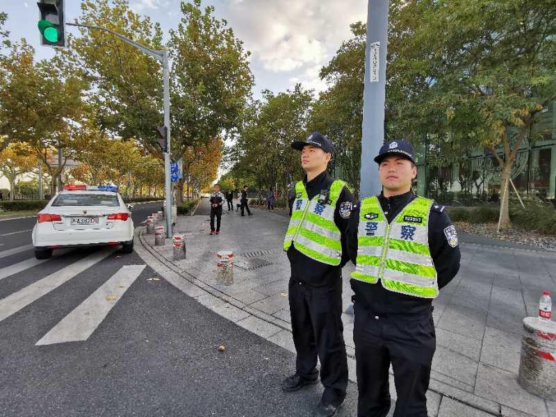 最新外国人入境中国，开启梦想之旅，自信成就未来