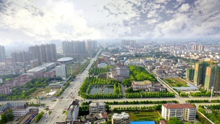 潜江市老新镇，日常温馨与生活新篇章的友情与家庭陪伴之路