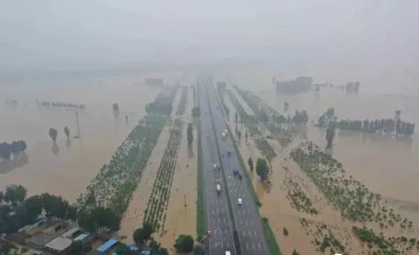 湖北石首洪水实时更新，共同抗击天灾的挑战