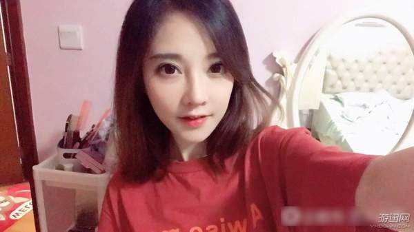 余小孽最新照片，公众关注与个人表达的探讨热议