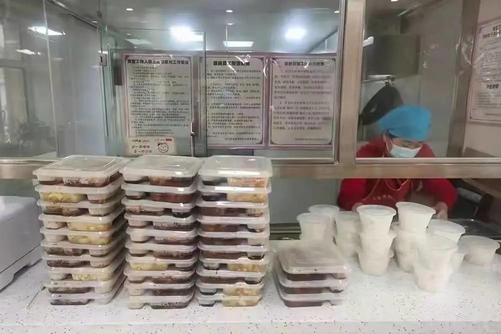 全球新肺炎最新通报，自然美景下的探索之旅